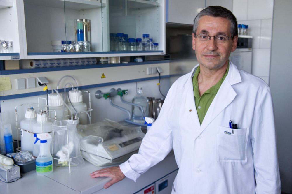 Lothar Beutin Schriftsteller von naturwissenschaftlichen Kriminalromanen