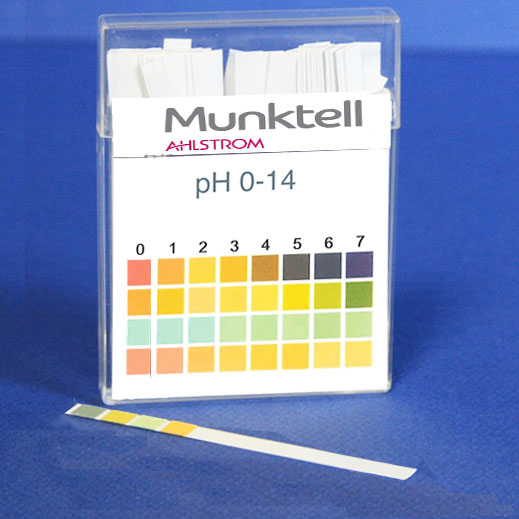 Fixe pH-Wertmessung mit pH-Teststäbchen Fixe pH-Wertmessung mit pH-Teststäbchen aus Kunststoff mit Universalindikatorpapier