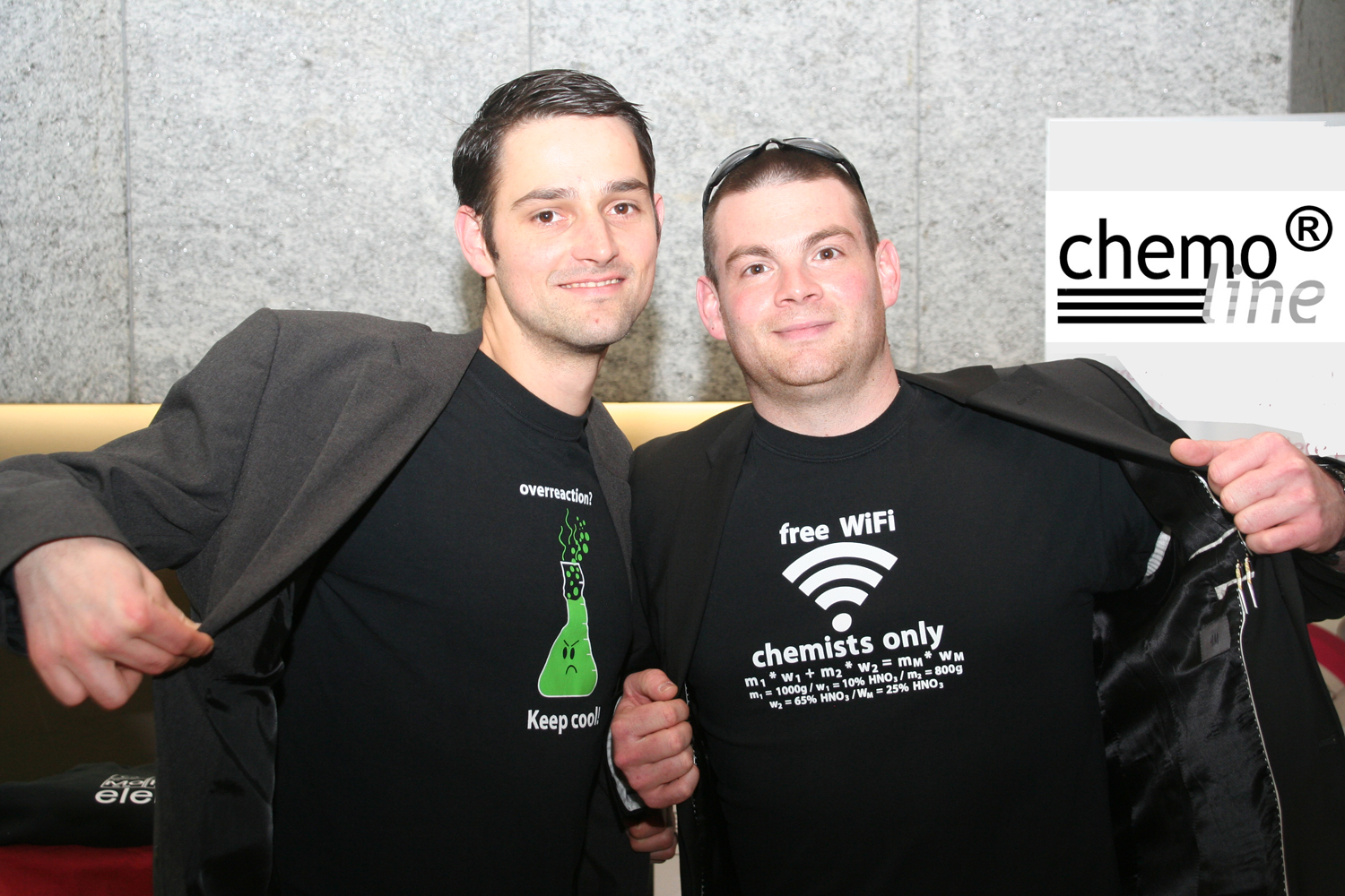 Chemieshirts und ihre Macher  Florian Zillger (chemoLine-Deutschland) und Hannes Baumli (chemoLine-Schweiz) 