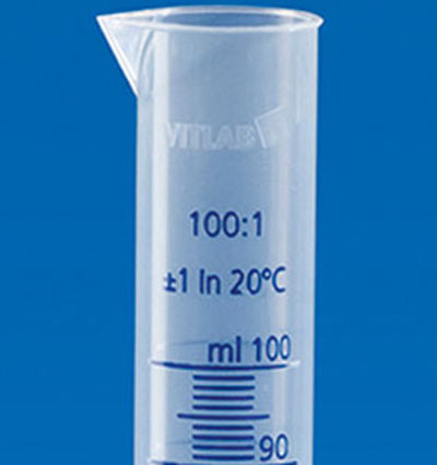 Labor-Messzylinder mit blauer, erhabener Mess-Skala, lebensmittelechter PP-Kunststoff blau graduiert